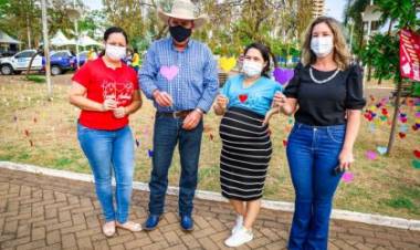 Ampliando divulgação e buscando novas famílias, Equipe do Serviço “Família Acolhedora” distribui 1 mil corações artesanais na área central de Três Lagoas