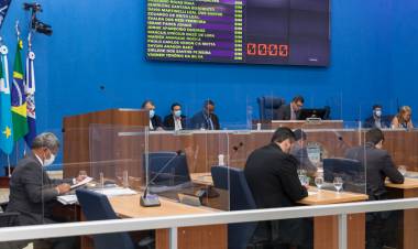 Vereadores de Três Lagoas aprovam reajuste de servidores da educação e falam sobre o 8 de março