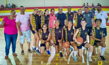 Equipes de basquetebol feminino da SEJUVEL participam de torneio comemorativo em Aparecida d’Oeste