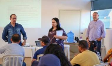 SEMEA e produtores rurais discutem formalização da Central de Comercialização da Agricultura Familiar