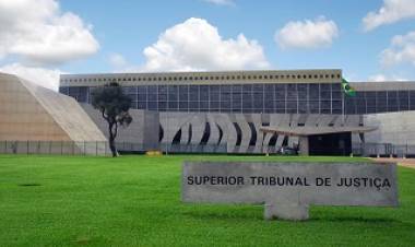 STJ reconhece tipicidade de conduta do réu e o condena por crime de desobediência