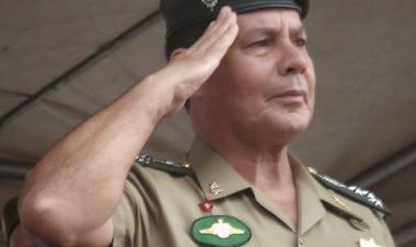 Quem oferece picanha e cerveja não tem mais nada para oferecer, diz General Mourão