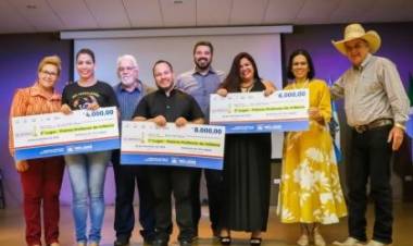 Emoção e alegria marcam entrega da 3ª edição do Prêmio Professor da Infância