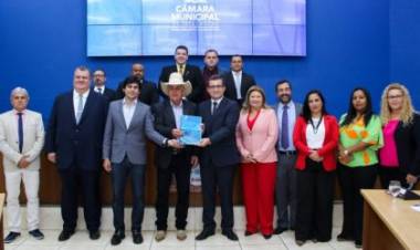 Prefeito Angelo Guerreiro e secretários apresentam trabalhos e projetos em sessão de abertura de trabalhos da Câmara de Três Lagoas