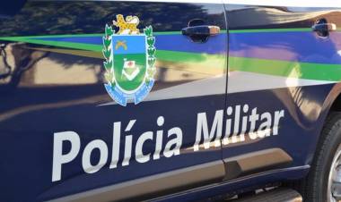 Criminoso invade supermercado durante a madrugada e leva malotes e dinheiro do caixa