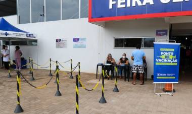 Movimento Vacina Mais da SMS estará na Feira Central vacinando população neste sábado (25)