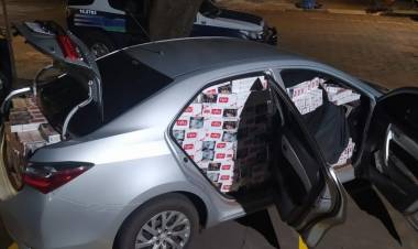 Ação conjunta entre policiais militares de Bataguassu e Brasilândia apreende veículo carregado com cigarros contrabandeados