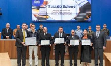 Câmara outorga títulos de cidadãos três-lagoenses em solenidade