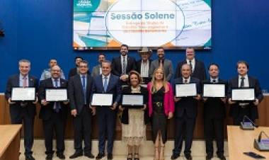 Câmara outorga títulos de Cidadão Três-lagoense e Cidadã Benemérita