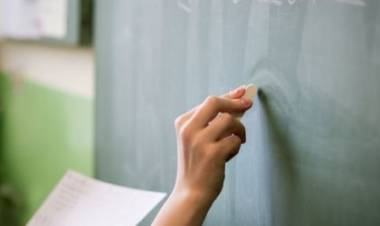 Prefeitura convoca 20 professores temporários para exames e atribuição de aulas