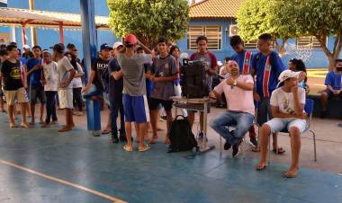 Escola Municipal Parque São Carlos realiza torneio interclasse em comemoração ao dia do estudante