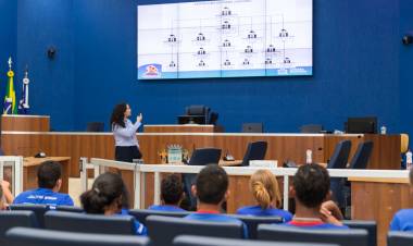 Câmara recebe alunos do Patrulha Florestinha