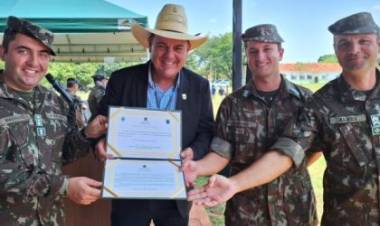 Comando Militar homenageia Angelo Guerreiro no dia do aniversário do quartel-general