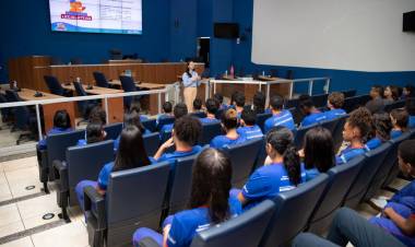 Alunos da Banda Cristo Redentor participam do projeto Visita Guiada
