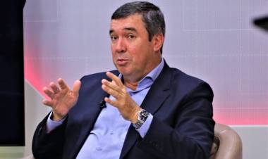 Governo cria auxílio de R$ 900 para cuidadores de pessoas com deficiência em MS