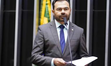 Comissão aprova projeto que garante aos profissionais da educação a alimentação oferecida aos alunos  