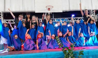 Diretora Nádia Silva Lima resgata Projeto de formatura dos estudantes na Escola Municipal Parque São Carlos
