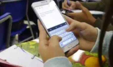 MS prepara restrição ao uso de celulares nas salas de aula em 2025