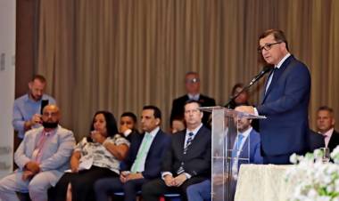 Dr. Cassiano Maia toma posse e faz discurso impactante ressaltando a fidelidade com o desenvolvimento de Três Lagoas