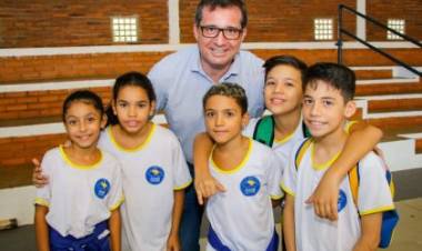 Cerca de 450 crianças retornaram às atividades na AABB comunidade na manhã de hoje (07)