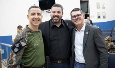  Presidente da Câmara Vereador Tonhão prestigia troca de comando da Polícia Militar