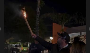 Bolsonaristas celebram sanção de Trump contra Moraes com churrasco, fogos e buzinaço