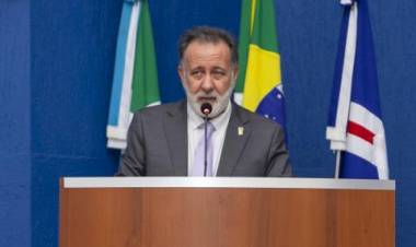 Daniel da Farmácia solicita Parquinho e Academia no Maresias