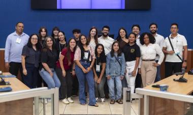ACADÊMICOS DE DIREITO DA AEMS PARTICIPAM DA VISITA GUIADA
