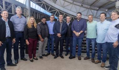 VEREADORES PRESTIGIAM ANÚNCIOS DE INVESTIMENTOS DO GOVERNO DO ESTADO