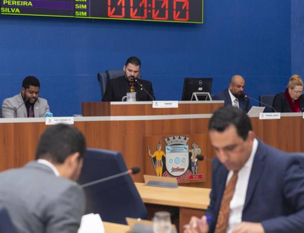 VEREADORES APROVAM REAJUSTE DE SERVIDORES E CONSCIENTIZAÇÃO SOBRE CIGARRO ELETRÔNICO EM ESCOLAS