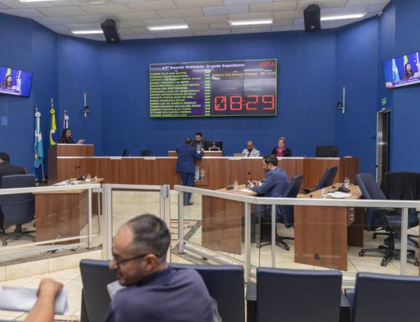 VEREADORES APROVAM DIA DO NUTRICIONISTA E HOMENAGEADOS DE SESSÃO SOLENE ALUSIVA AOS 111 ANOS DE TRÊS LAGOAS