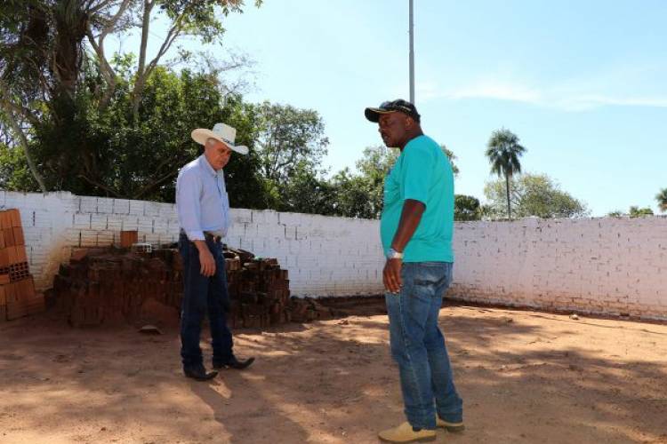 Cemitério do Distrito Arapuá é contemplado com projeto de túmulos sociais e comerciais