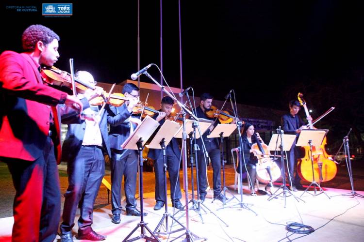 Biblioteca Cultural teve presença de artista renomado e apresentações musicais