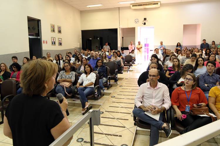 Dentistas e Auxiliares participam de capacitação sobre Farmacologia na Prática Odontológica