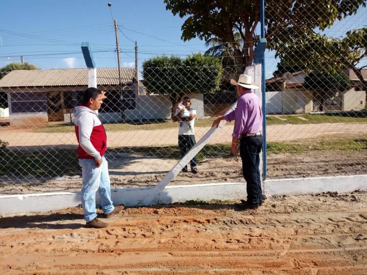 Prefeitura contempla campo de futebol do Alto da Boa Vista com vestiários, calçada e alambrado