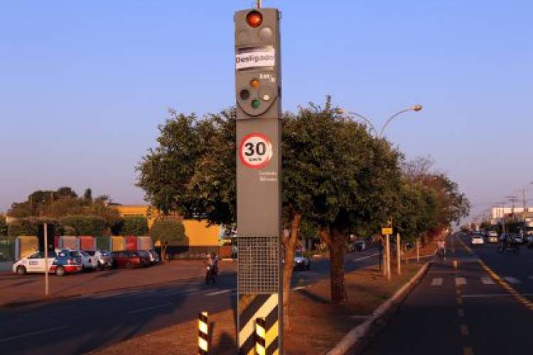 Devido radares do DETRAN desligados, Diretoria Municipal de Trânsito alerta sobre importância de respeito aos limites de velocidade