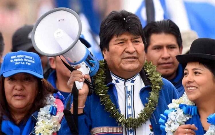Evo Morales é reeleito presidente da Bolívia