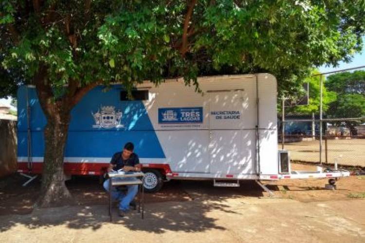 Equipe do Castramóvel já se encontra no pátio da Escola Estadual “Fernando Corrêa”