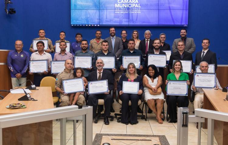 Empresário e dentista recebem Título de Cidadão Três-lagoense