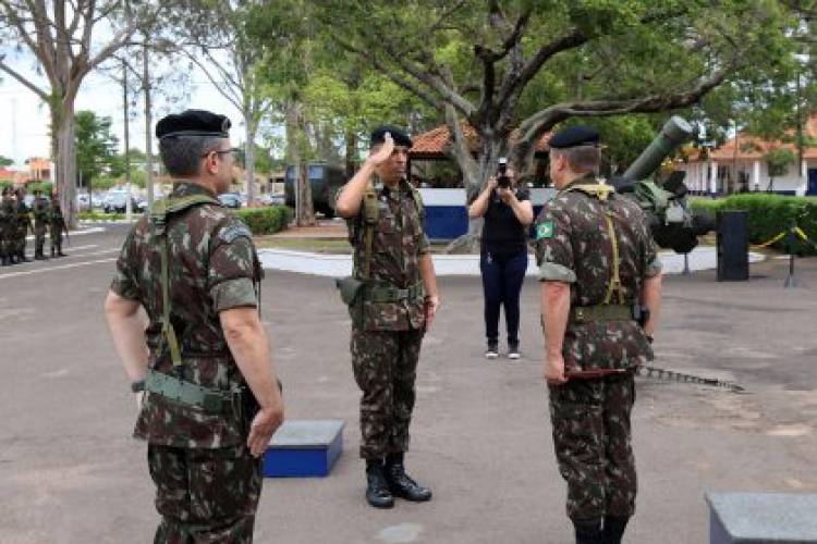 Troca de comando é realizado na 3ª Bateria de Artilharia Antiaérea de Três Lagoas