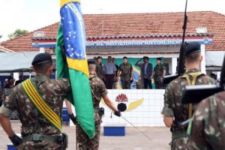 Troca de comando é realizado na 3ª Bateria de Artilharia Antiaérea de Três Lagoas