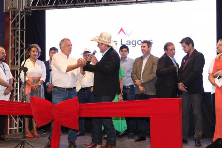 FESTA – Prefeito Ângelo Guerreio prestigia inauguração do Shopping Três Lagoas