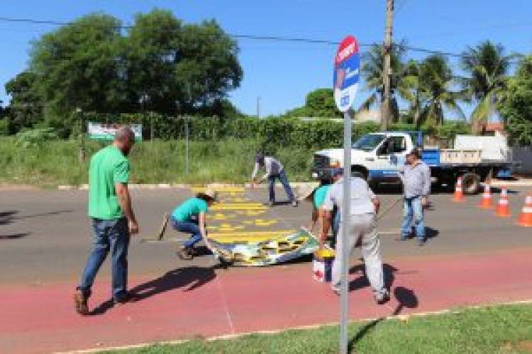 Secretaria de Meio Ambiente de Três Lagoas implanta capifaixas no entorno da Lagoa Maior