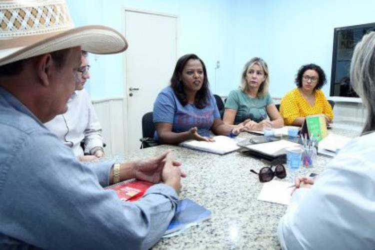 Prefeito de Três Lagoas se reúne com presidente do SINTED para apresentar proposta de reajuste salarial