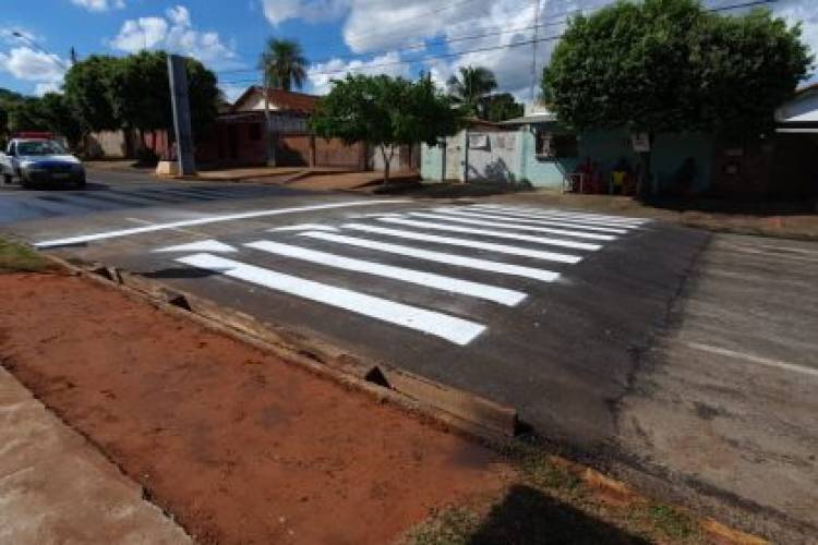 Prefeitura constrói faixa elevada em frente à Clínica da Criança após desativação de lombada eletrônica