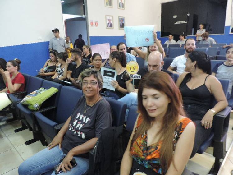 Professores ocupam plenário da Câmara Municipal de Três Lagoas e cobram lesura no Processo Seletivo para ministrar aulas na REME em 2020 