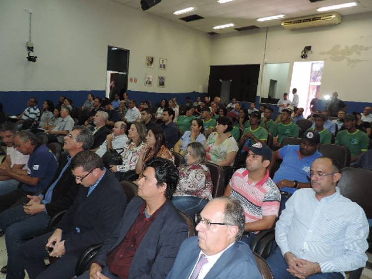 Câmara entrega homenagens em comemoração ao Dia da Mulher