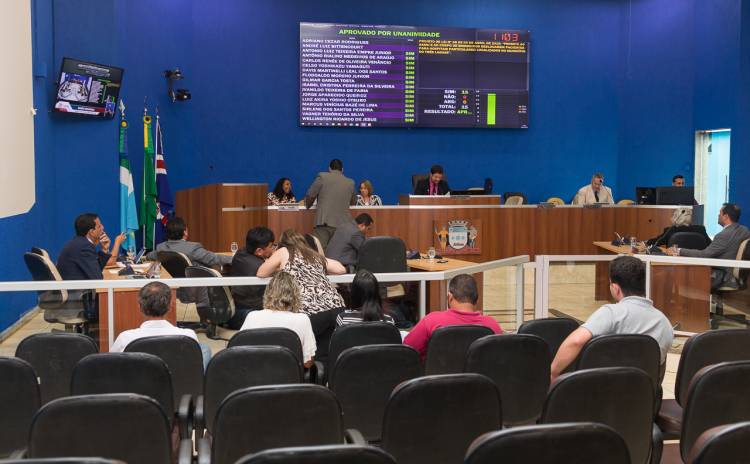 Câmara doa cinco mil pares de luvas para o Hospital Auxiliadora