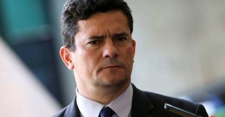Moro anuncia demissão por interferência política na Polícia Federal