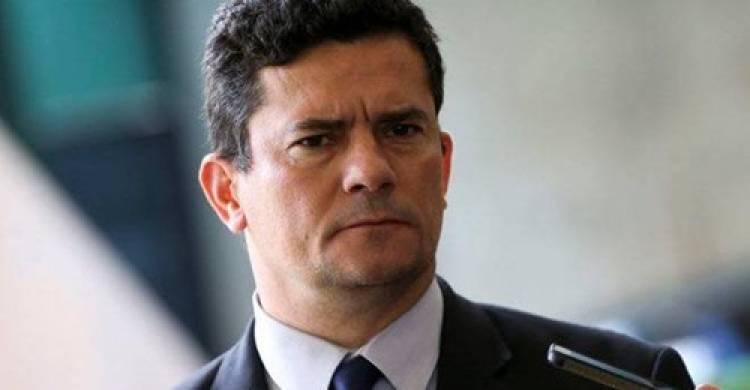 Moro se contradiz ao tentar atacar governo na Globo